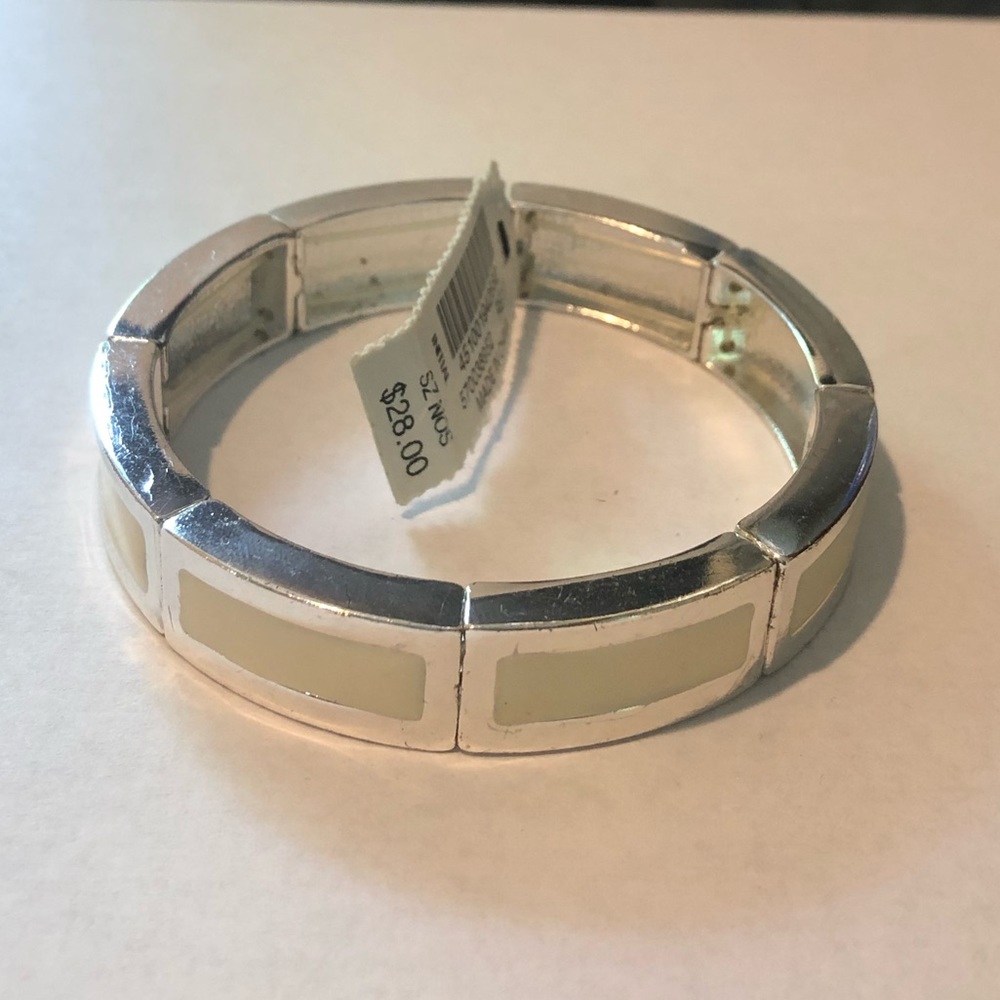 White House | Black Market Bangle NWT